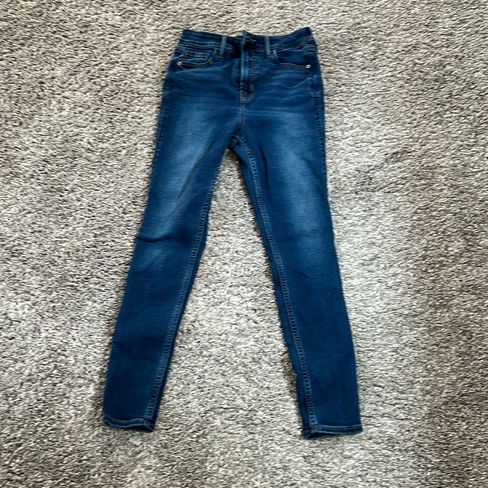 Old navy skinny jeans size 6